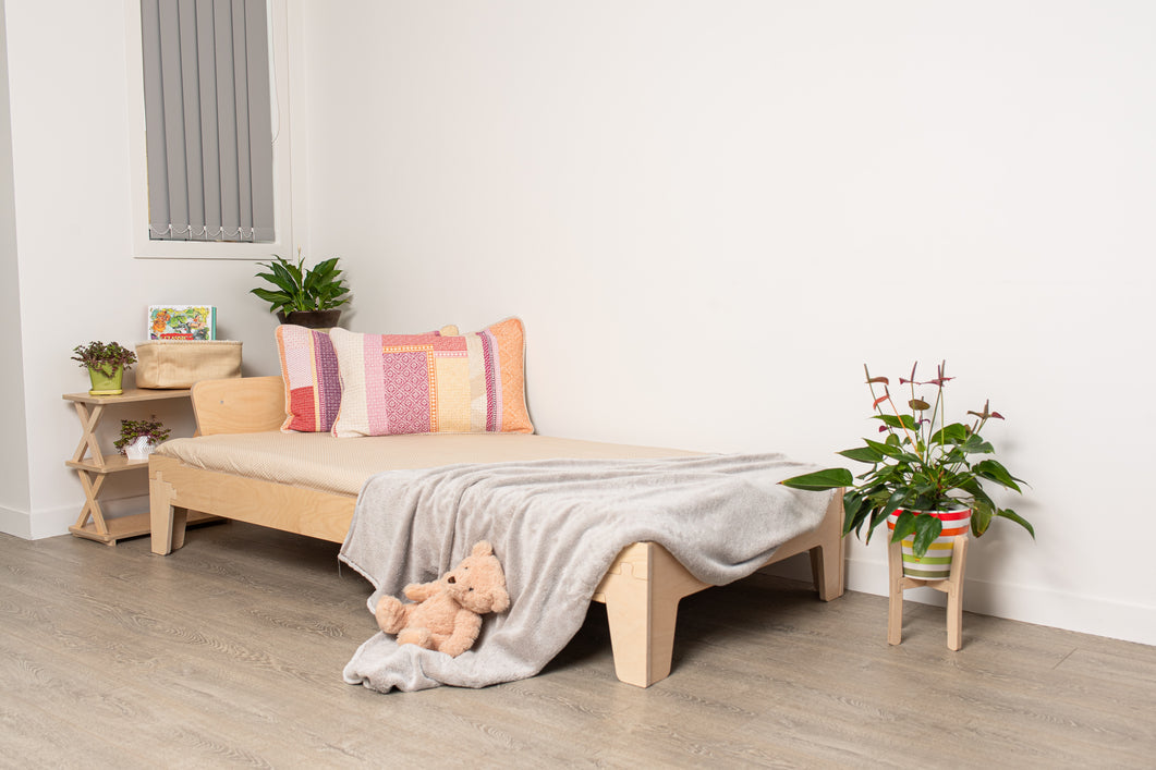 A bed that keeps up with your child’s growth? Look no further. Our flippable plywood frame offers the versatility you need.