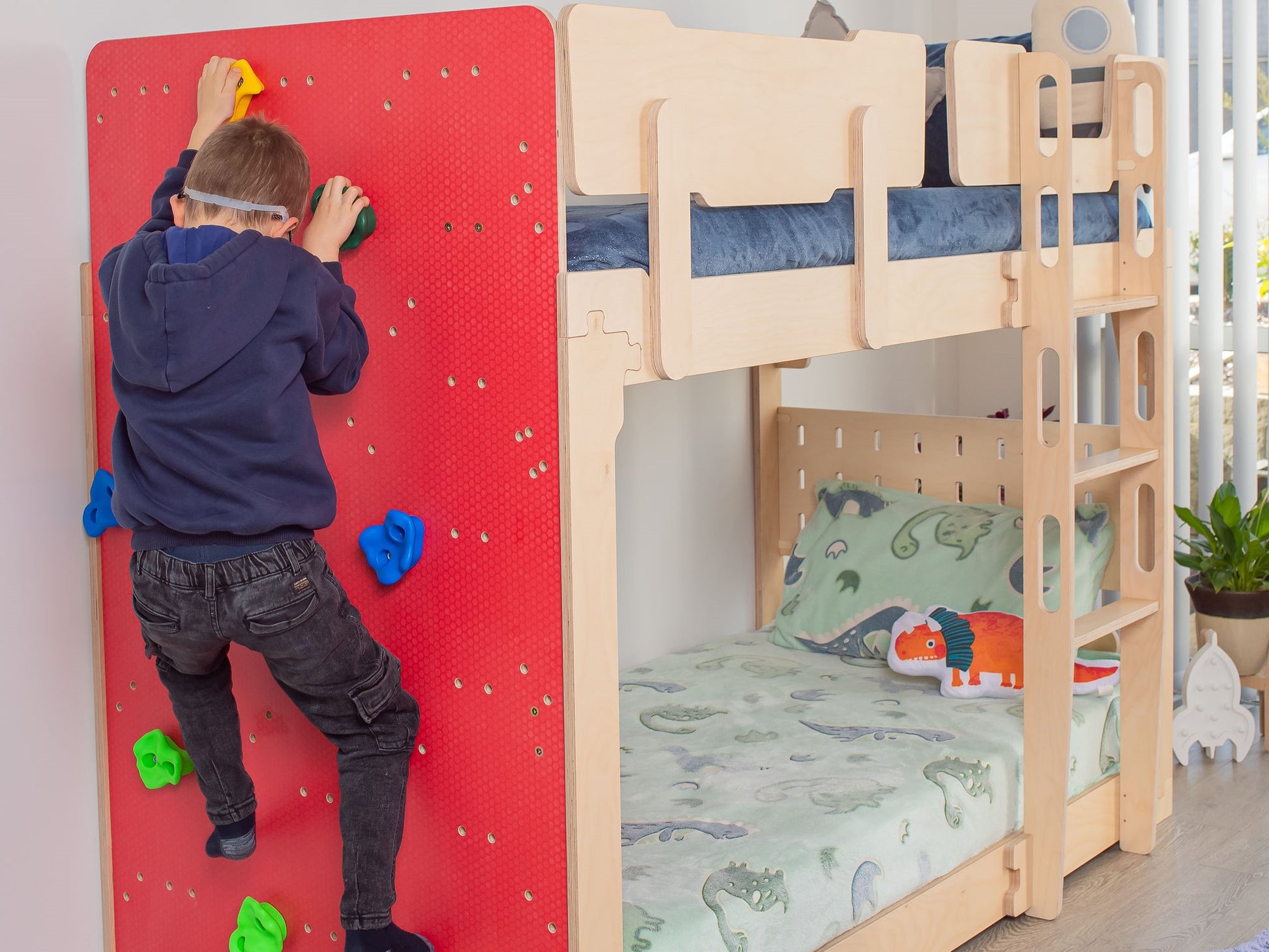 Introducing the Flippable Transformer Bunk Bed: 3-in-1 versatility from low bed to standard to bunk. Space-saving furniture.