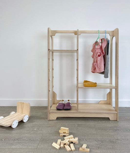 Montessori Mastery: Kids' wardrobe designed for autonomy & growth.
