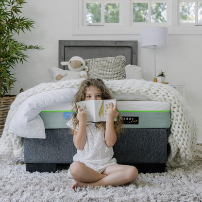 Washable waterproof cover on Teddy Junior mattress for easy cleaning and protection